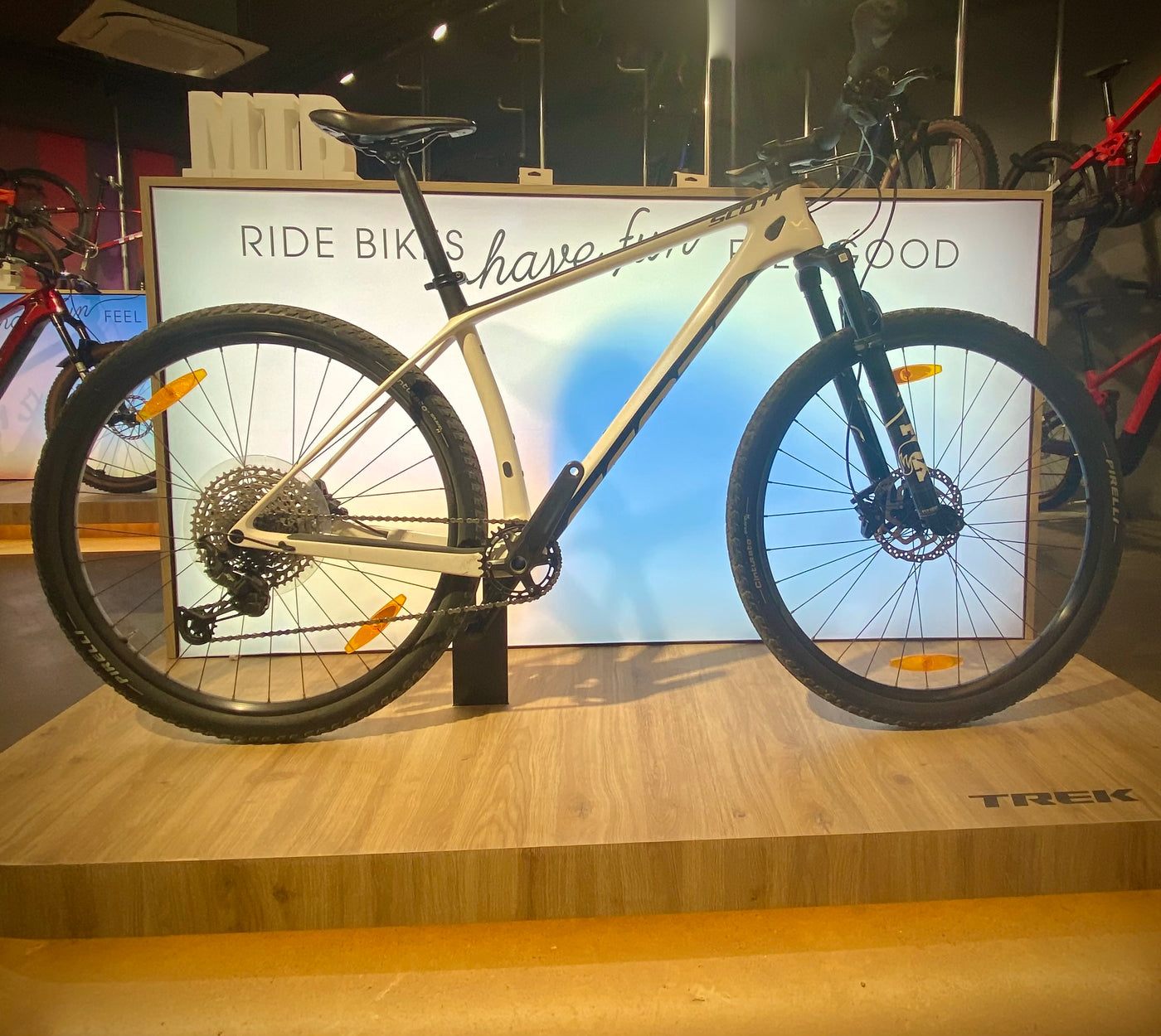 SCOTT SCALE 930 L BEDEN