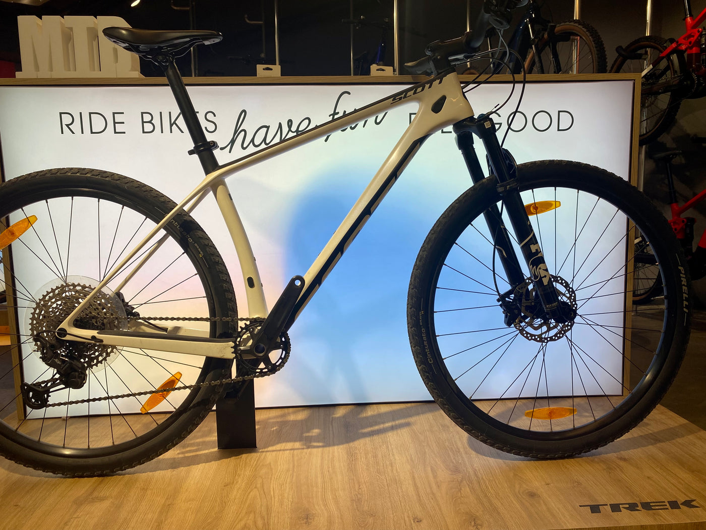 SCOTT SCALE 930 L BEDEN