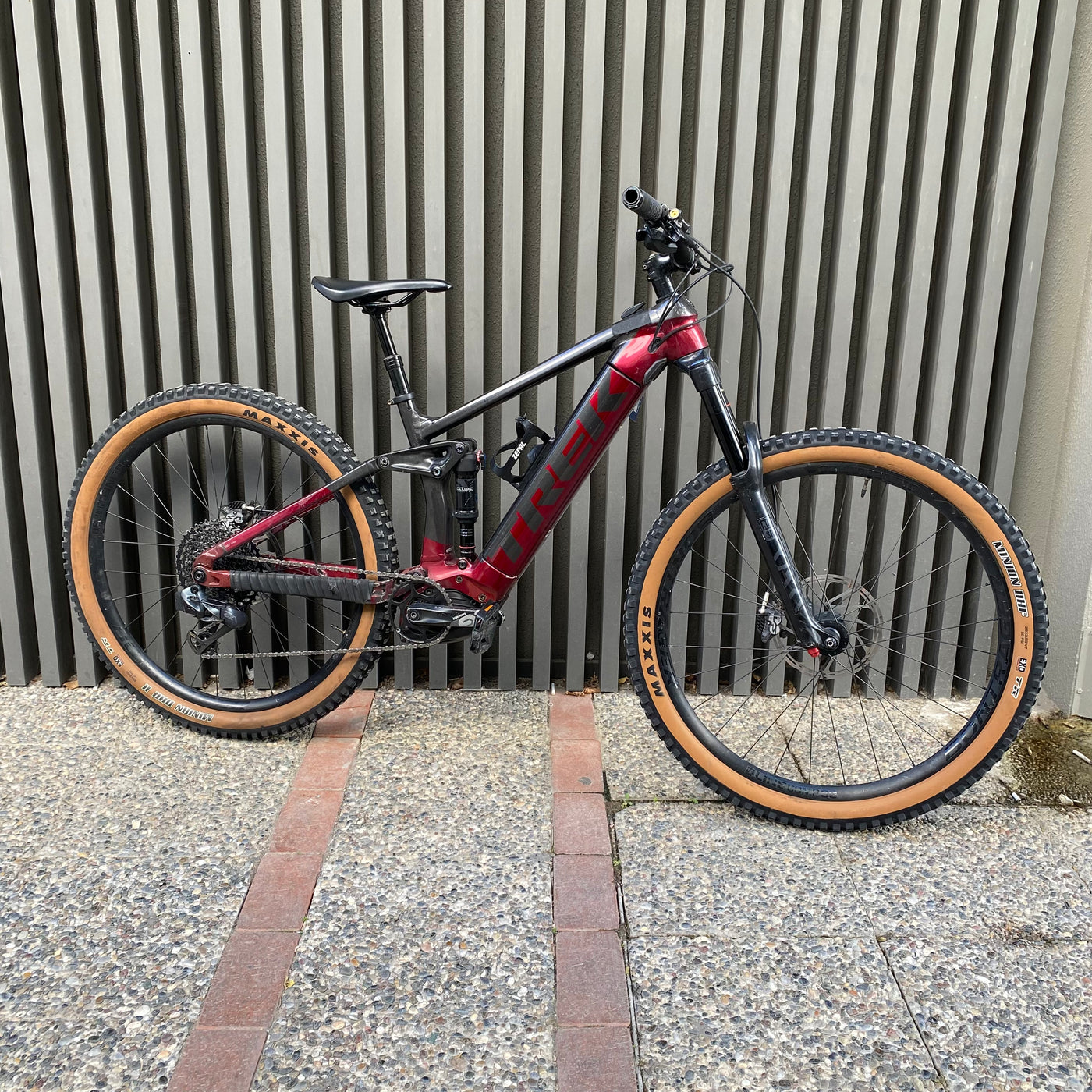 TREK RAİL 7 E-BİKE