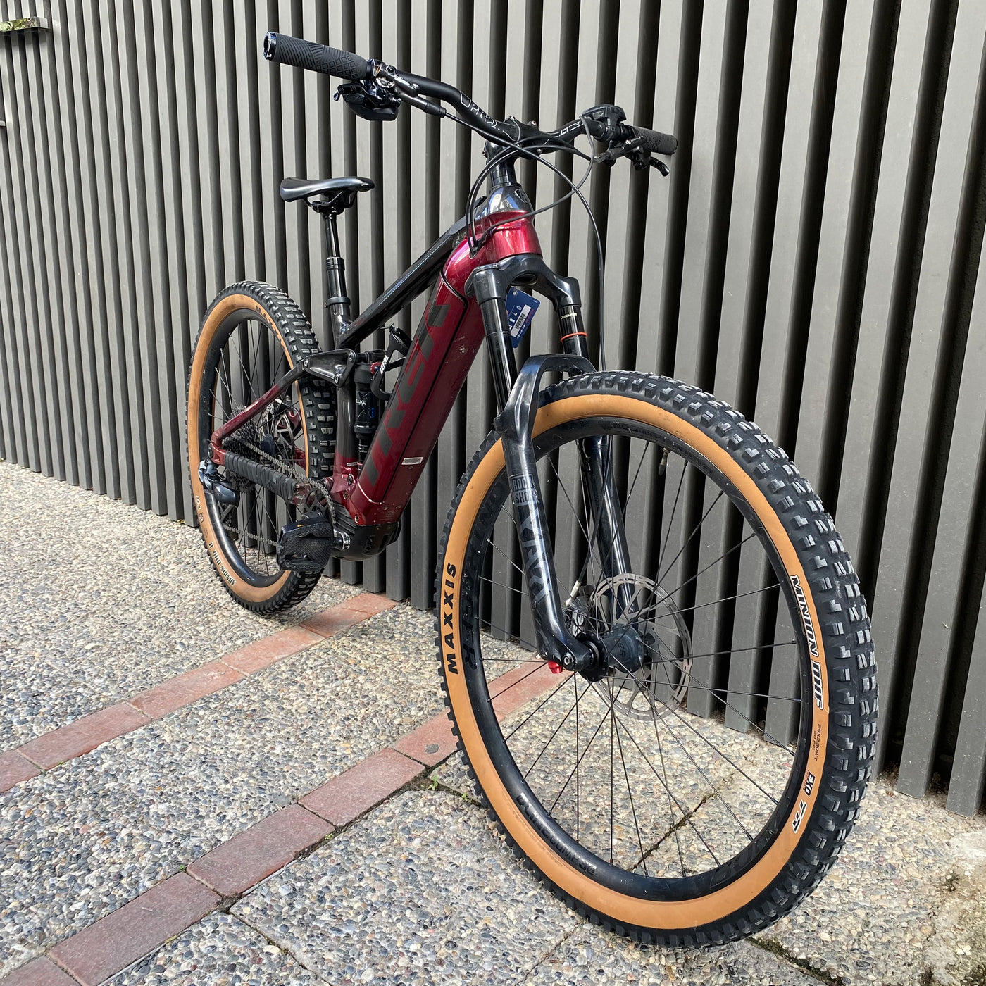 TREK RAİL 7 E-BİKE